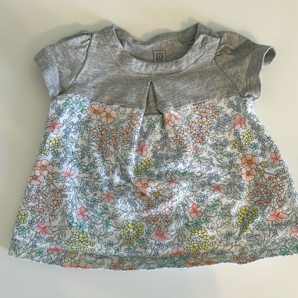 Baby gap 0-3M dress